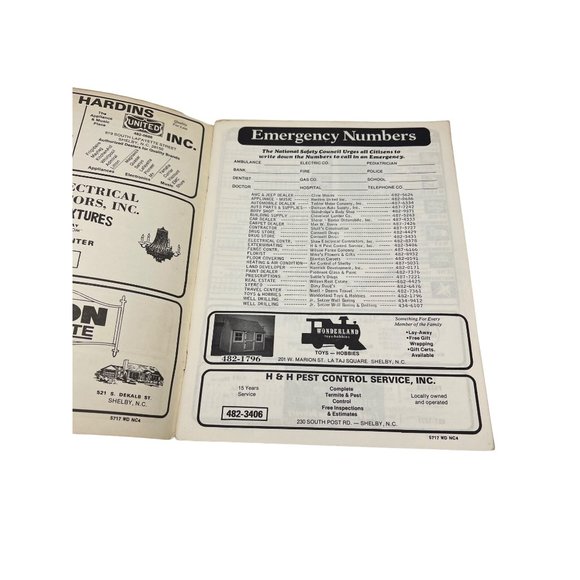 Vintage 1976 Consumers Handbook Shelby NC Winn Dixie Supermarket Advertising - Picture 3 of 10